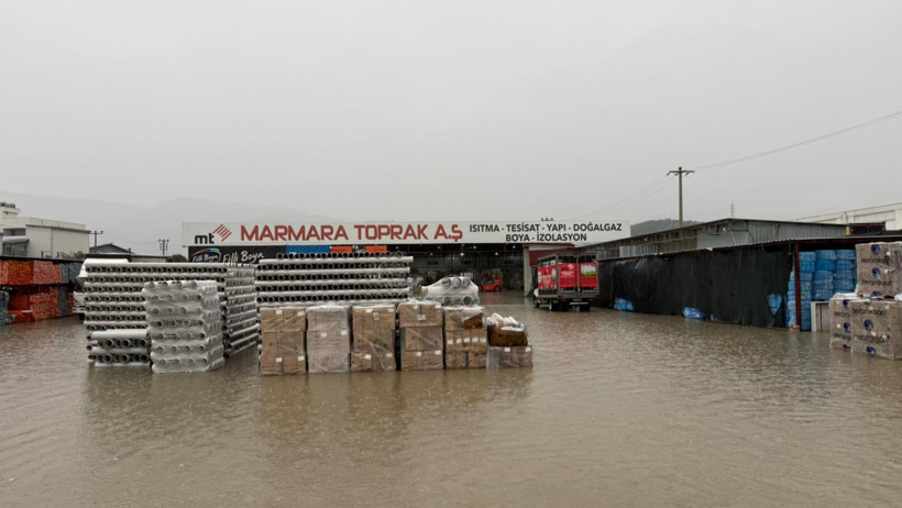 Edremit ve Çevresinde Yoğun Yağış Sonrası Müdahale Seferberliği