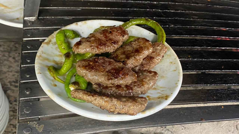 Balıkesir Köfteciler Çarşısı'nda 24 Yıllık Lezzet Geleneği Sürüyor