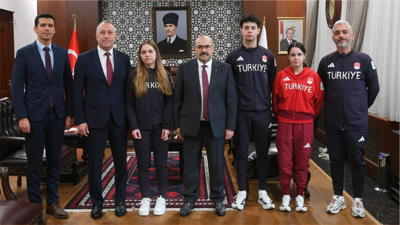 Riyad 2025’te Balıkesir’i Gururlandıran Sporculara Vali Ustaoğlu’ndan Tebrik