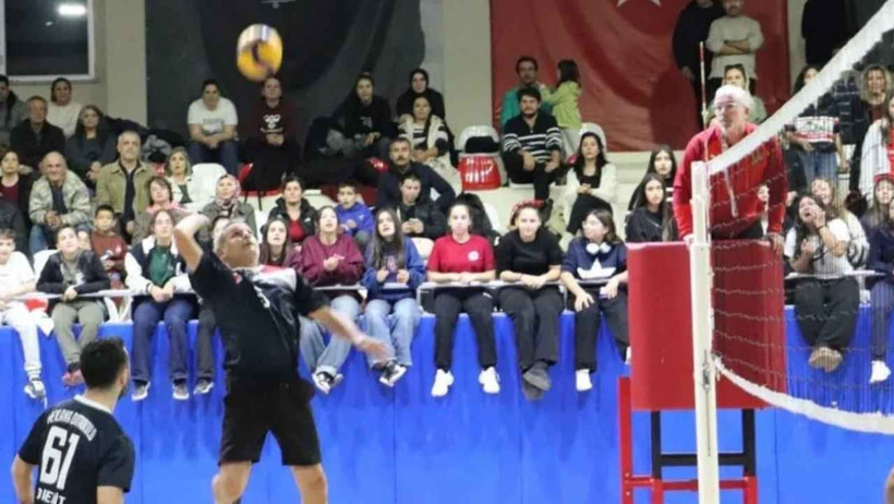 Edremit'te Öğretmenler Voleybol Turnuvası Nefes Kesti