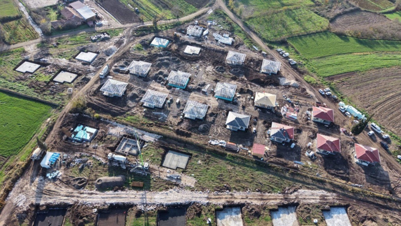 Sındırgı’da Depremin Yaraları Sarılıyor: “Açıkta Vatandaşımız Yok”