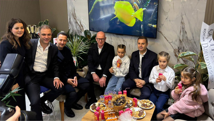 Akın ve Sarı, Kuyumcu Açılışında Buluştu