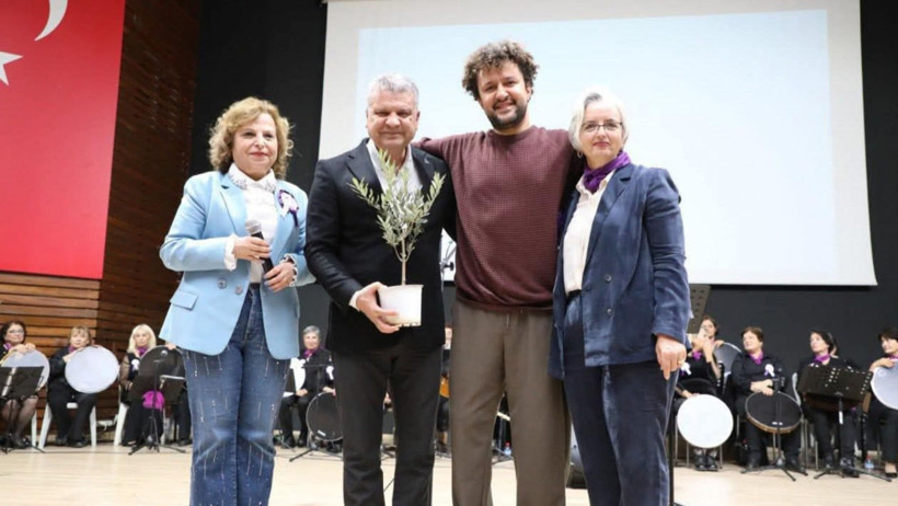 Engelli Millî Yüzücü Hamit Demir, Edremit’te Umut Işığı Oldu