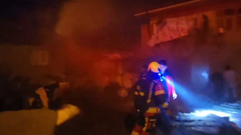 Sındırgı’da evin altındaki ahırda yangın paniği