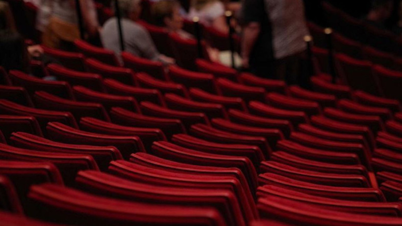 Balıkesir’de Tiyatro ve Stand-Up Rüzgârı: 2026’nın İlk Aylarında Sahne Takvimi Dolu Dolu