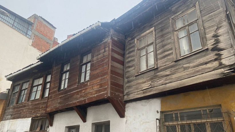 Balıkesir'in Bu Evinde Bir Zamanlar Hayat Vardı, Şimdi Tehlike Var