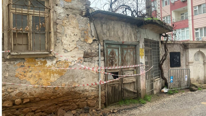 Balıkesir'in Bu Evinde Bir Zamanlar Hayat Vardı, Şimdi Tehlike Var
