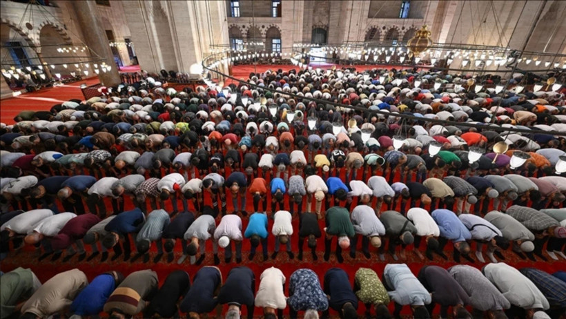 Balıkesir’de Bayram Namazı 07.43