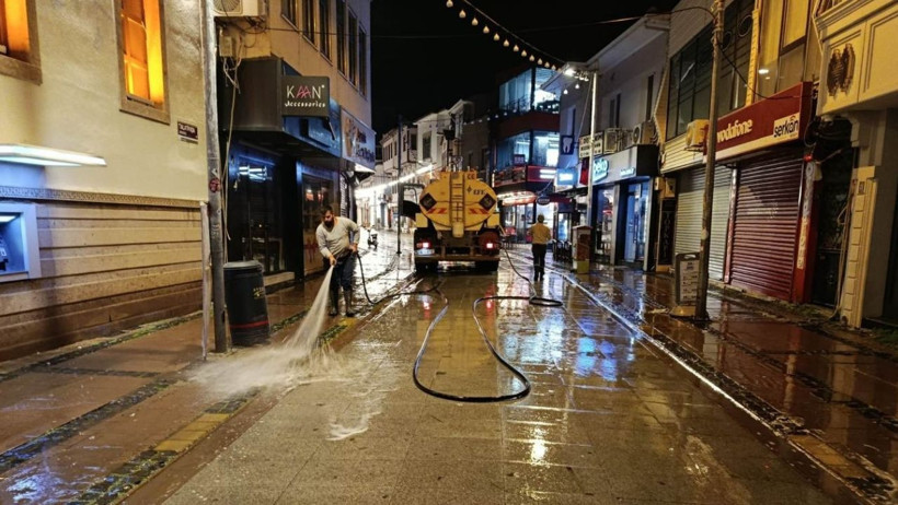 Ayvalık’ta Bayram Öncesi Temizlik Seferberliği