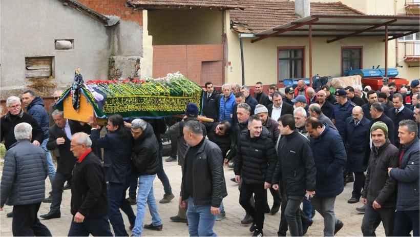 Balıkesir Karesi Şamlı Mahallesi’nde Cemile Demirbay Son Yolculuğuna Uğurlandı