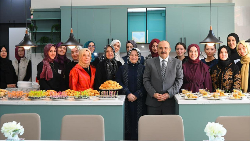 Balıkesir’de Zarafet ve Edebiyat Atölyeleri Açıldı: Vali İsmail Ustaoğlu Törene Katıldı