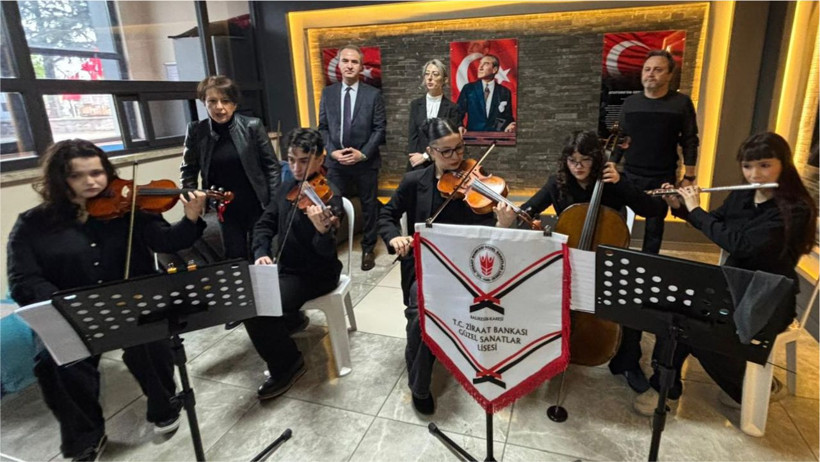 Balıkesir’de 23 Nisan Gösterileri Yapıldı: Kurtdereli Spor Salonu’nda Renkli Anlar