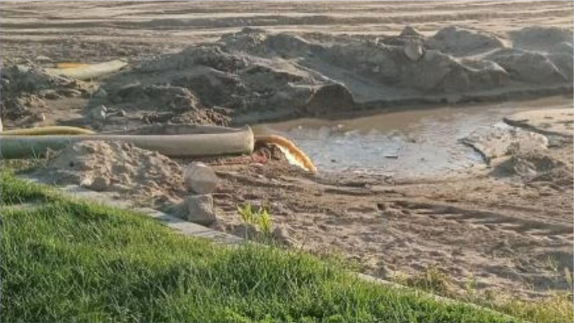 Balıkesir Burhaniye’de Halk Plajına Akan Pis Sular Tepki Çekti