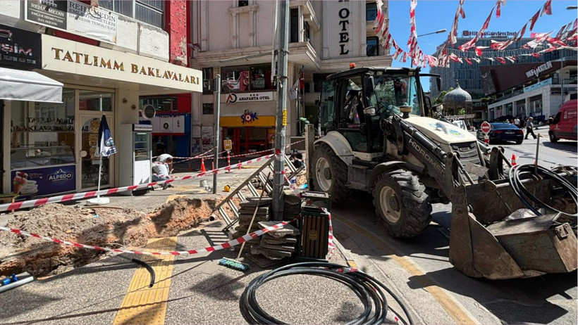 Altıeylül’de Kızılay Caddesi Trafiğe Kapatıldı