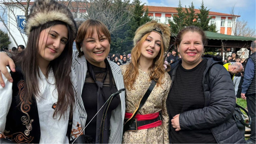 Balıkesir’de Nevruz Etkinlikleri Renkli Görüntülere Sahne Oldu - Resim: 16
