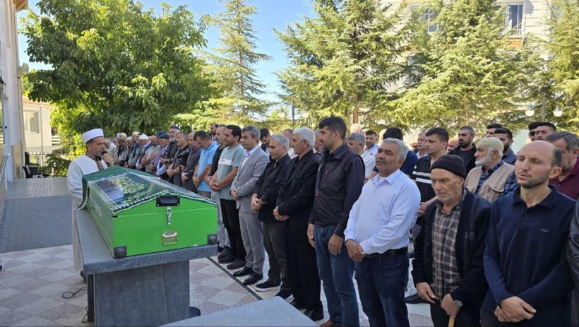 3 padişah, 12 cumhurbaşkanı gören 127 yaşındaki ’Ayşe Nine’ vefat etti