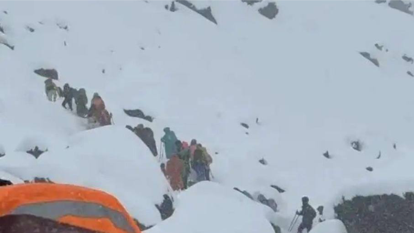 Korku Filmi Gibi Kar Fırtınası: Everest’te Neler Oluyor? - 2. resim