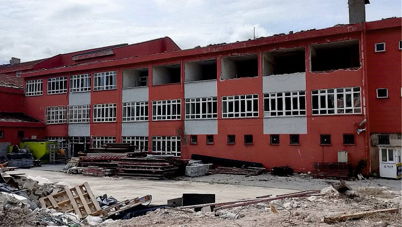 Eski Devlet hastanesi hizmet binası yıkılıyor