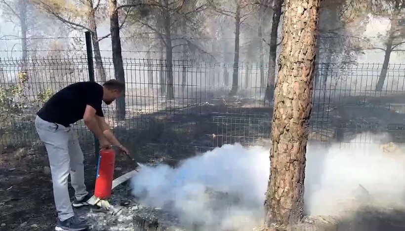Dursunbey’de Okul Yakınlarında Yangın Paniği