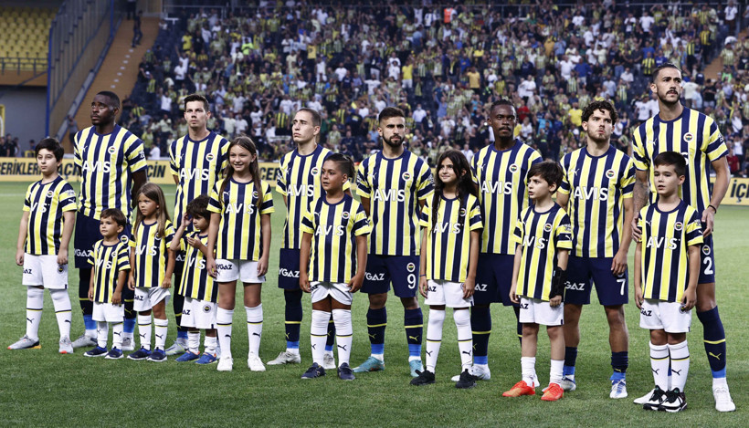 Fenerbahçeli Miniklere Sahada Yürüyüş Fırsatı