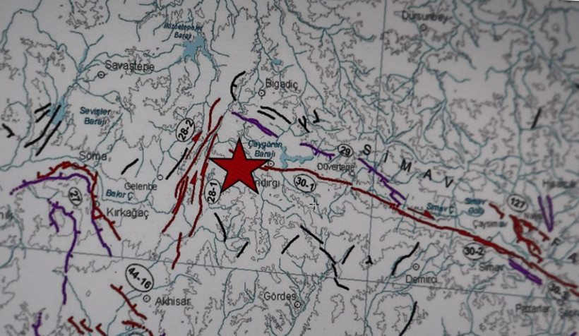 Jeoloji Uzmanı Prof. Dr. Ercan Aksoy: Sındırgı’da 14 binin üzerinde deprem yaşandı - 2. resim