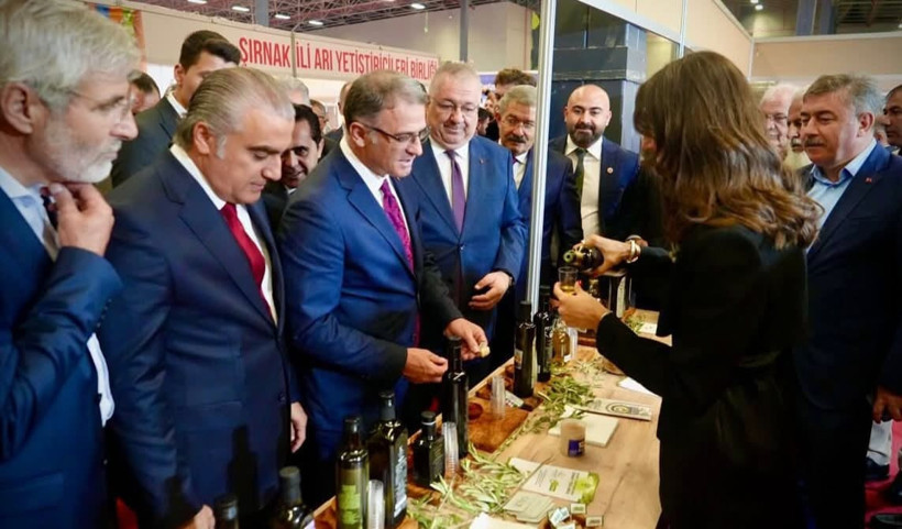 Edremit Yeşil Zeytin ve Zeytinyağı Van'daki Fuarda Tanıtıldı