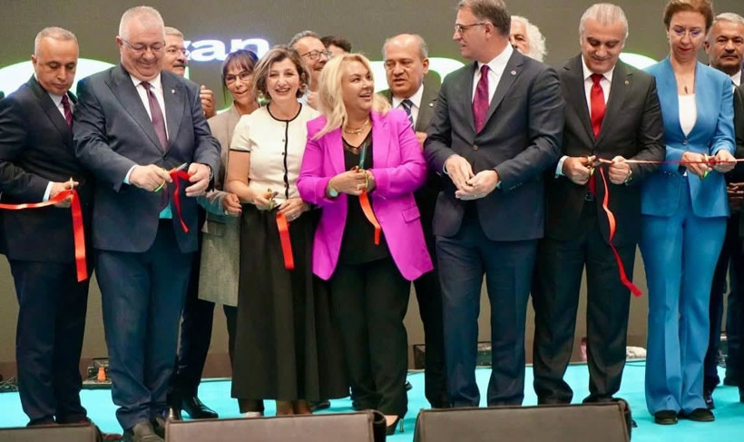Edremit Yeşil Zeytin ve Zeytinyağı Van'daki Fuarda Tanıtıldı