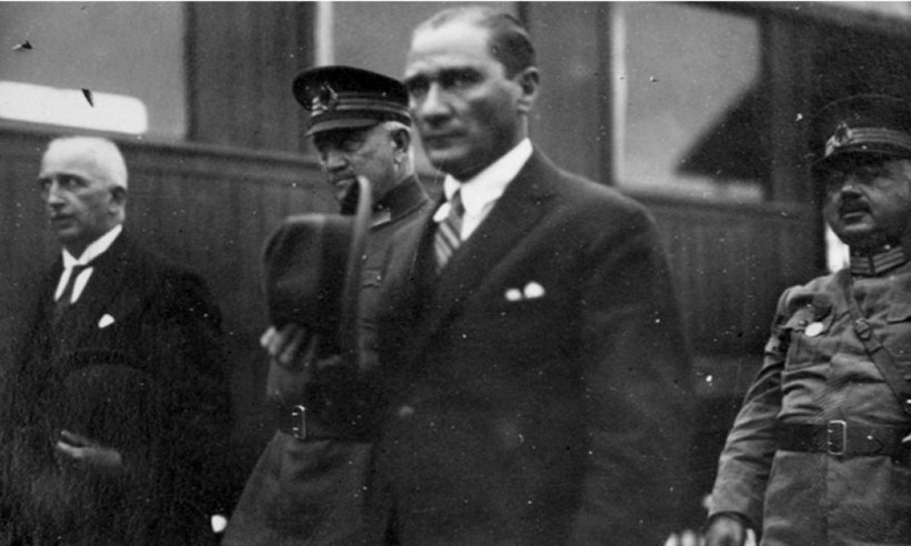Balıkesir’de “Cumhuriyetin Aydınlık Yüzü” Anıtı Nerede? Ne Yazıyor? - 3. resim