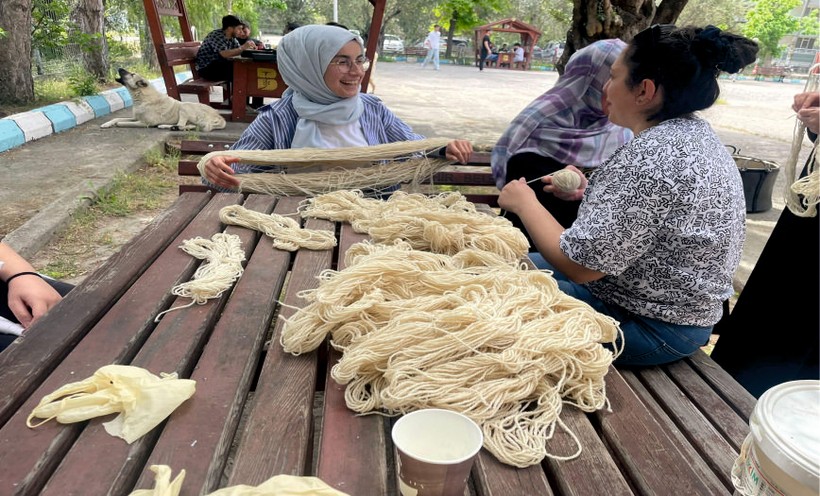 Yün İplikler Kök Boyayla Hayat Buldu