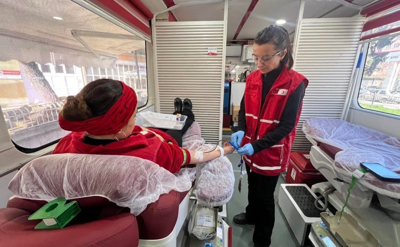 Edremit Kızılay’dan Kan Bağışı ve Ağaçlandırma Seferberliği