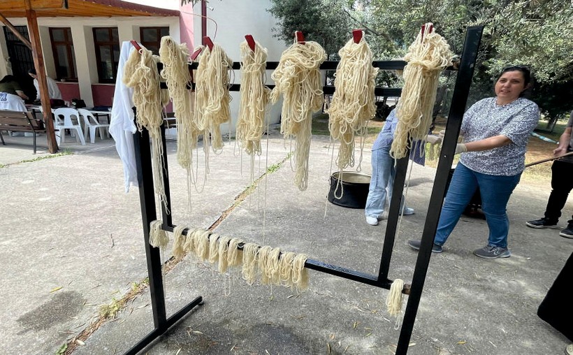 Yün İplikler Kök Boyayla Hayat Buldu