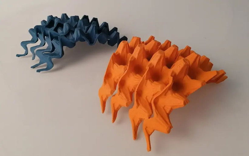 Kromatik Diyaloglar: Ayşe Canbolat’tan viyol ve kadın temalı seramik yolculuğu - Resim: 4