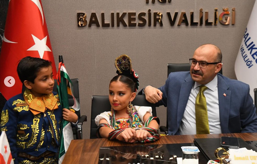 Vali Ustaoğlu Çocuklara 23 Nisanda Ne Mesaj Verdi