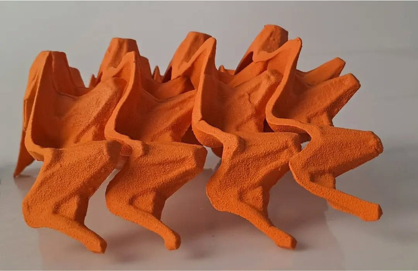 Kromatik Diyaloglar: Ayşe Canbolat’tan viyol ve kadın temalı seramik yolculuğu - Resim: 1