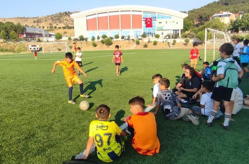 Gençlik ve Spor İl Müdürü Adem Özalp Sındırgı’da İncelemelerde Bulundu 