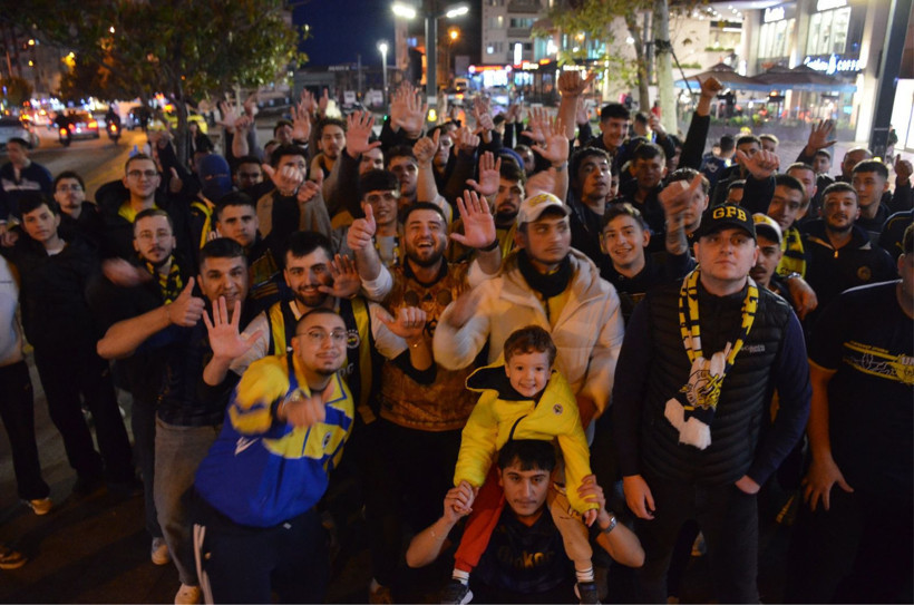 Derbi Heyecanı Balıkesir'de: Taraftarlar Caddelerde - 1. resim