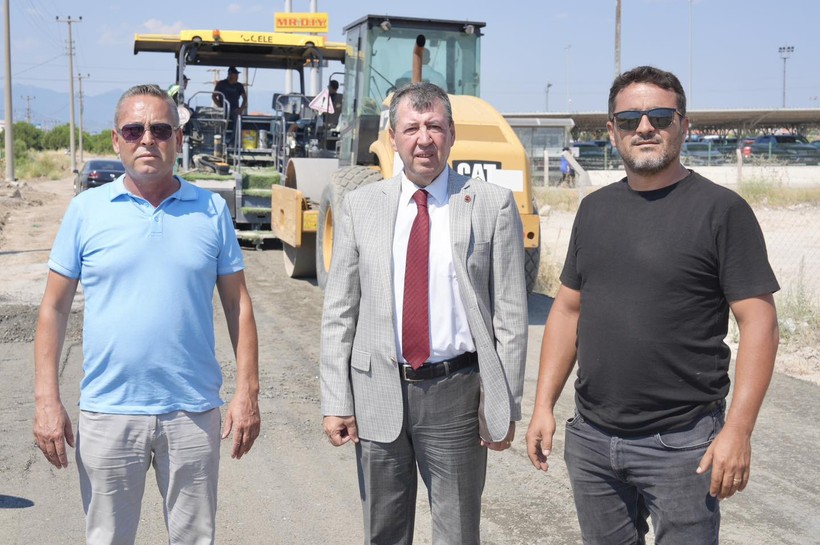 Burhaniye Belediyesi Yol Yenileme Çalışmalarına Hız Verdi 