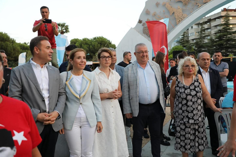 Edremit’te Kadın Emeği Çarşısı Açıldı - 1. resim