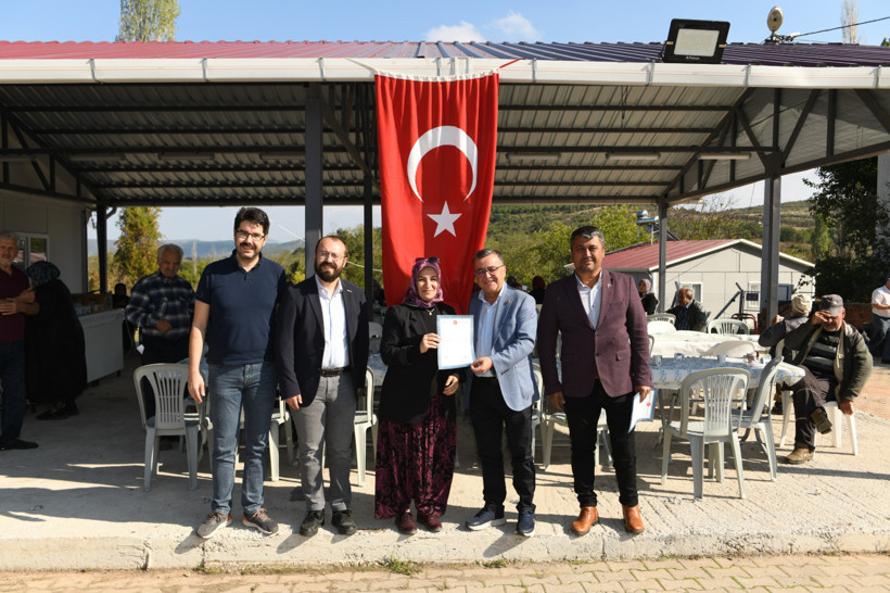 Altıeylül Taşköy'de 35 Yıllık Tapu Sorunu Çözüldü