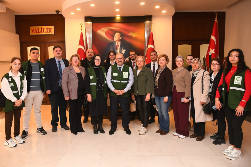Yeşilay Balıkesir Şube Başkanı Melek Özerol’dan Vali Ustaoğlu’na ziyaret - 1. resim