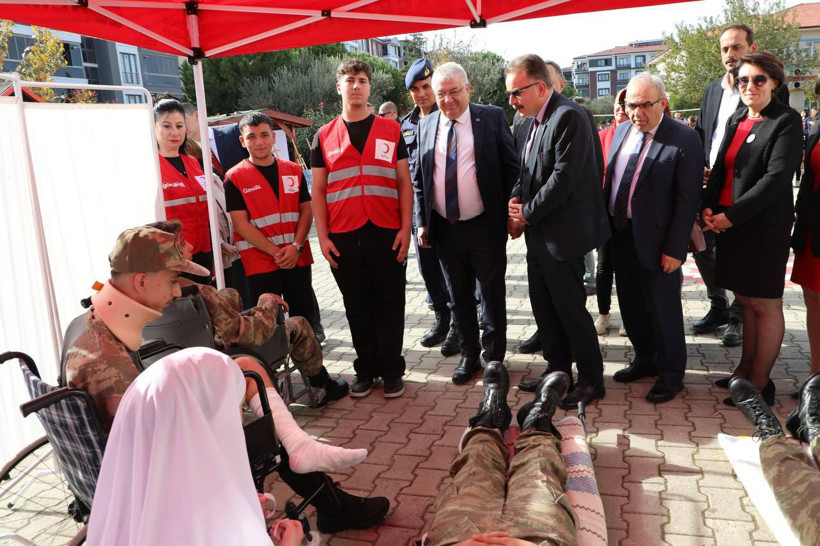 Edremit’te Kızılay Haftası Etkinliklerle Kutlandı