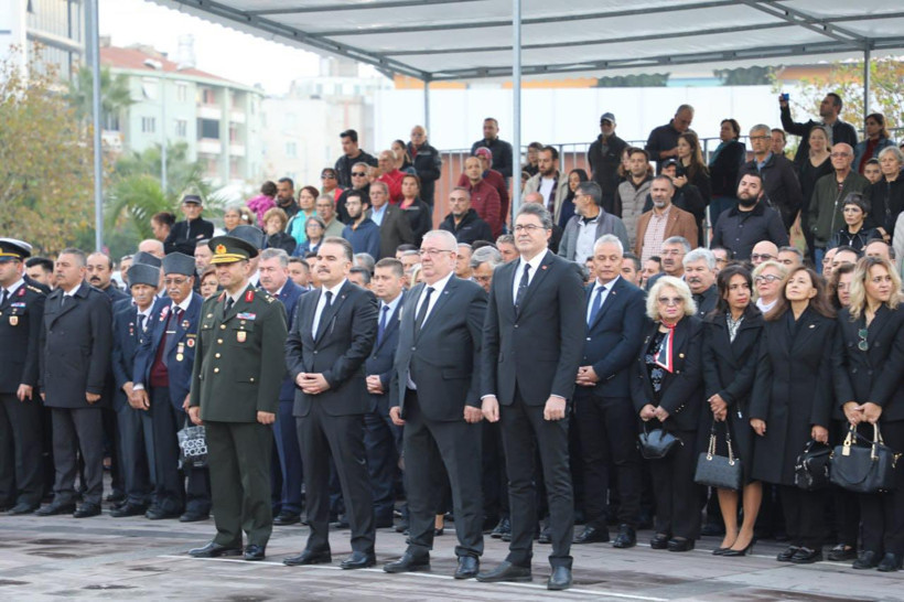 CHP Milletvekili Ensar Aytekin, Atatürk’ü Edremit’te Andı