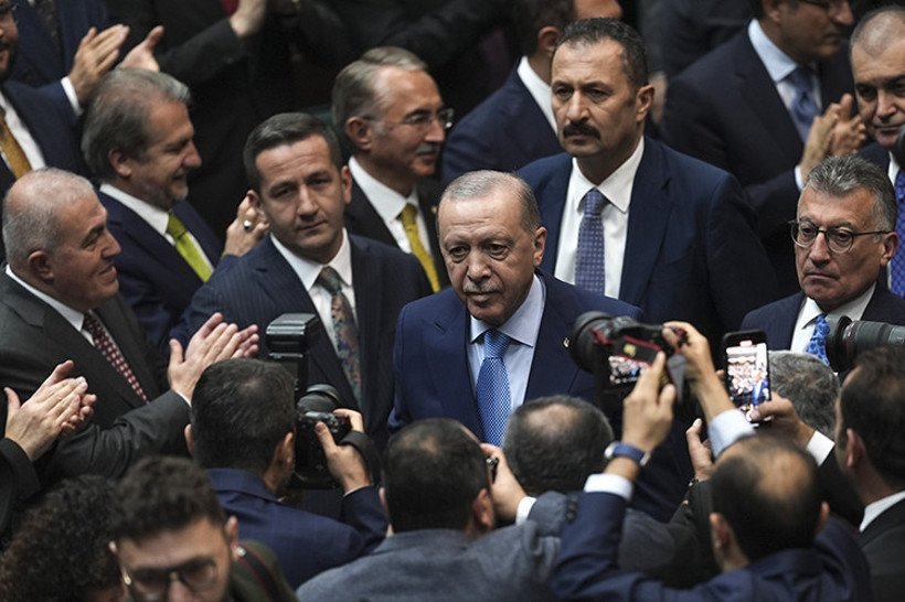 Erdoğan, AK Parti TBMM Grup Toplantısı'nda yaptığı konuşmada, grup toplantısının ülke, millet ve demokrasi için hayırlara vesile olması temennisinde bulundu.