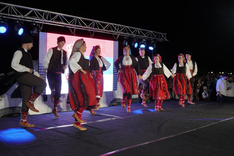 Görüntüler Olay Oldu! Balıkesir'de Erkeklerin dansı tepki çekti - Resim: 7