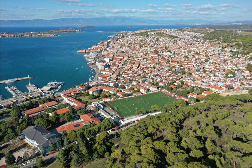 Bu Tribün Balıkesir'de: Ağaç ve Deniz Manzaralı Maç! - Resim: 1