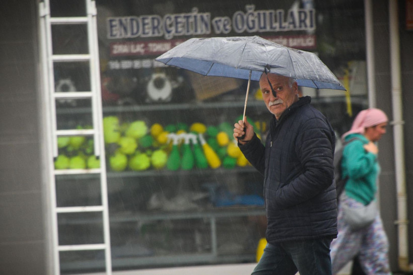 Sındırgı’da Depremden Sonra Sokaklardan 'Anlamlı' Kareler - Resim: 3