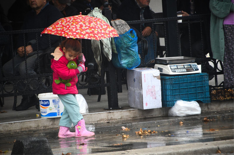 Sındırgı’da Depremden Sonra Sokaklardan 'Anlamlı' Kareler - Resim: 9