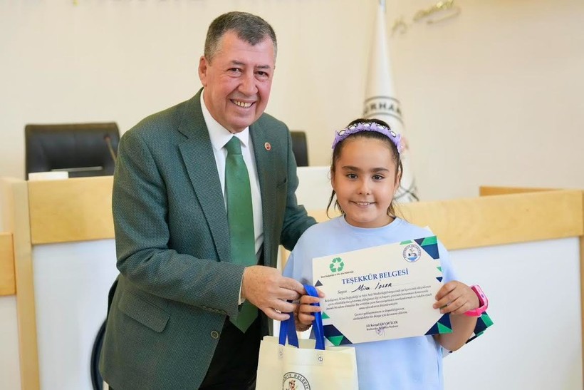  Burhaniye’de Atık Pil Şampiyonlarına Ödül                      