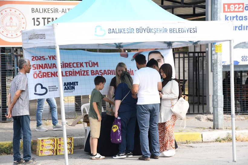 Başkan Ahmet Akın’dan YKS Adaylarına Destek
