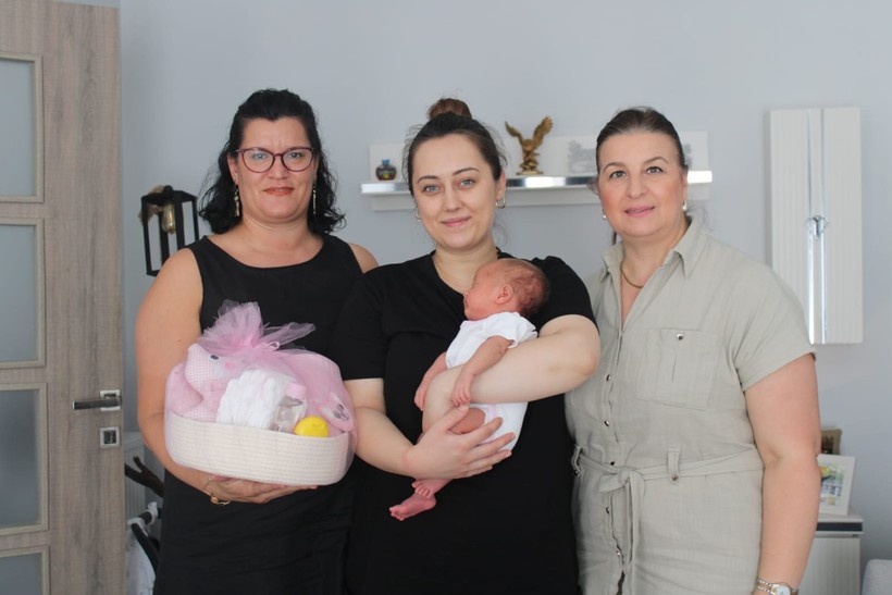 Susurluk’ta  “Hoş Geldin Bebek” Ziyaretleri Devam Ediyor 